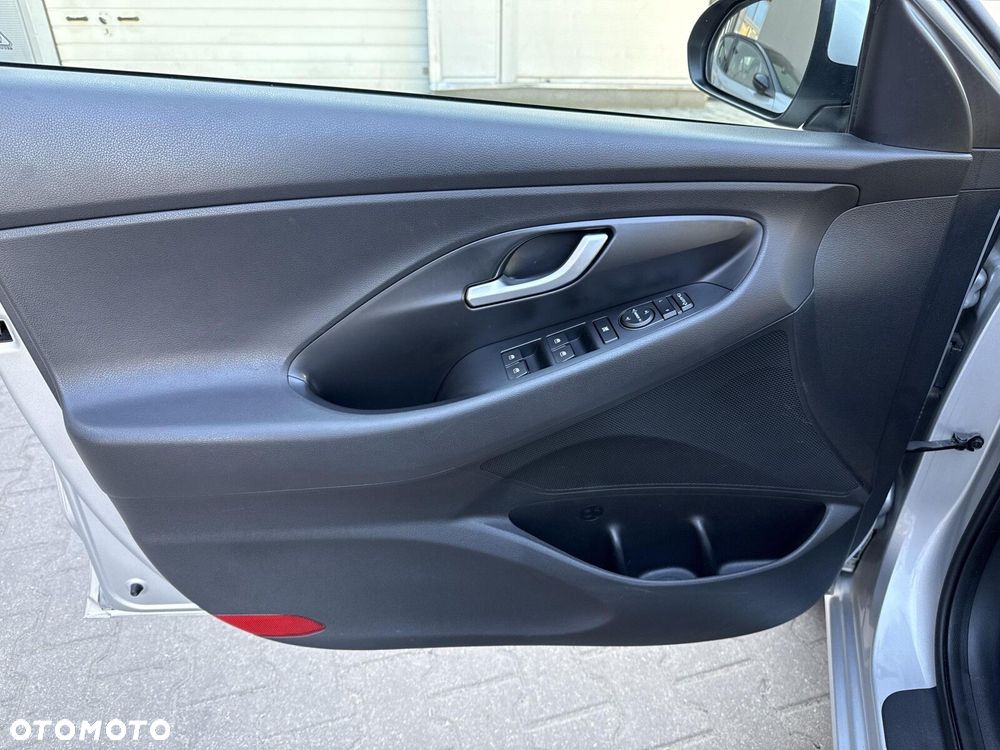 Hyundai i30 1.6 D Style DCT - 10