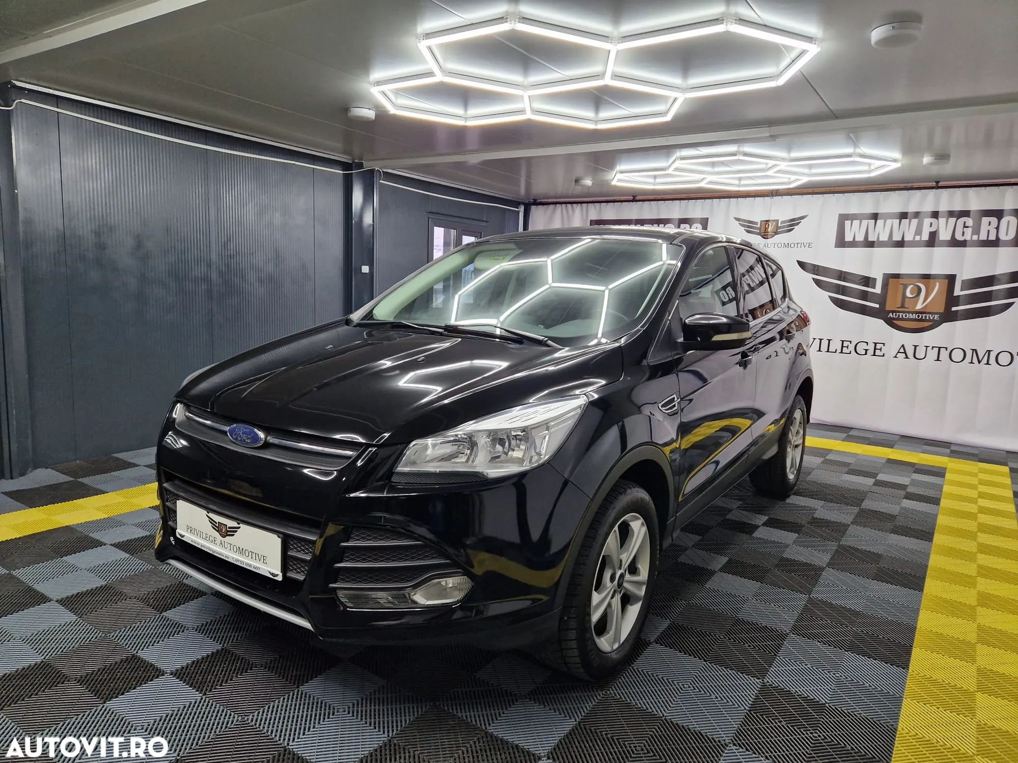 Ford Kuga 2.0 TDCi 4x4 Aut. Trend - 1
