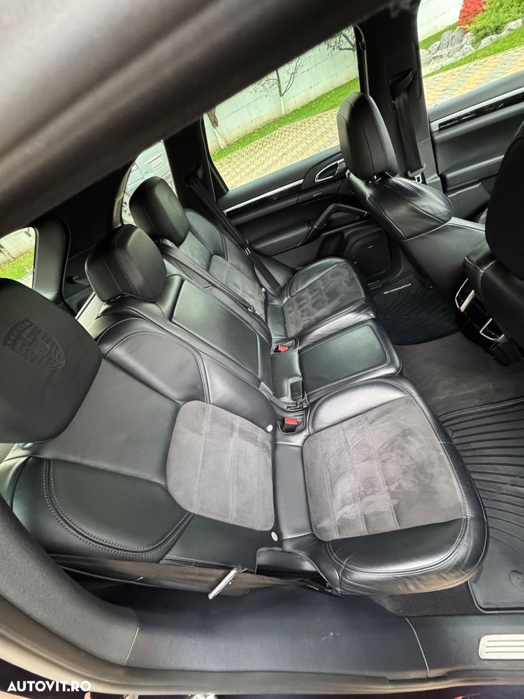 Porsche Cayenne - 10