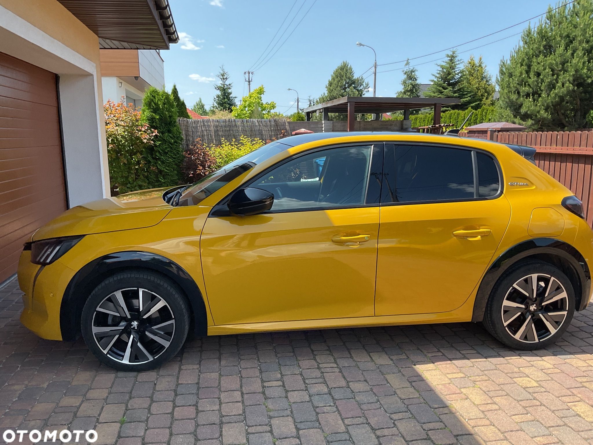 Peugeot 208 1.2 PureTech GT Line S&S - 1
