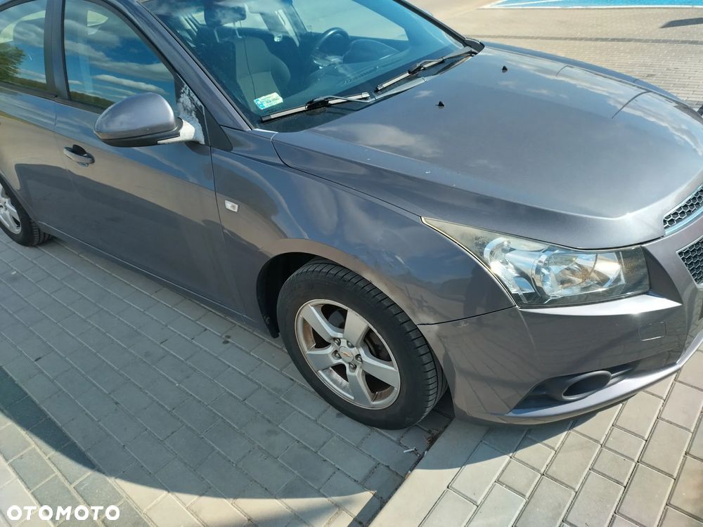 Chevrolet Cruze 1.6 LT - 4