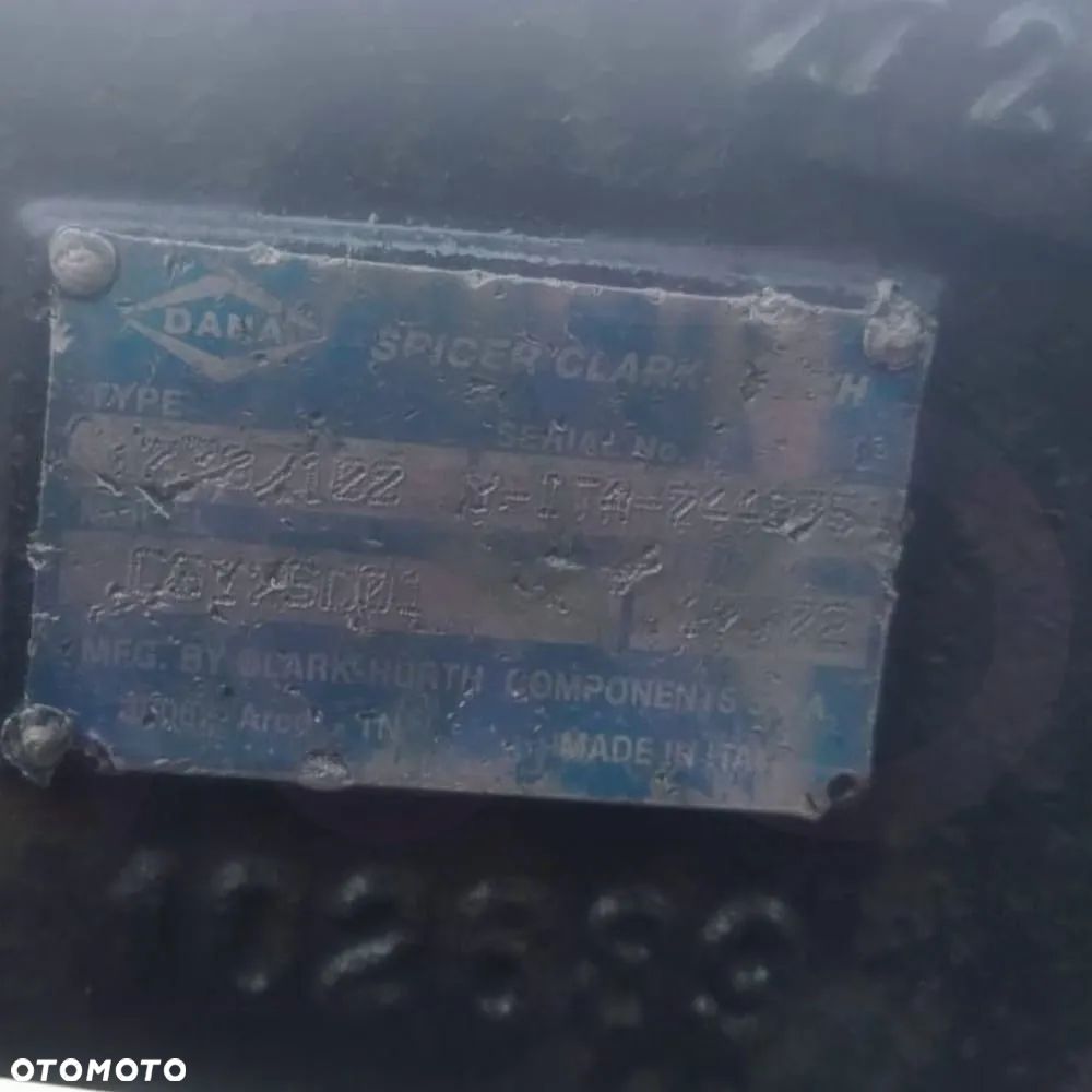Zwolnica kompletna Dana 303073 303074 V31790910 Valtra 8400 - 11