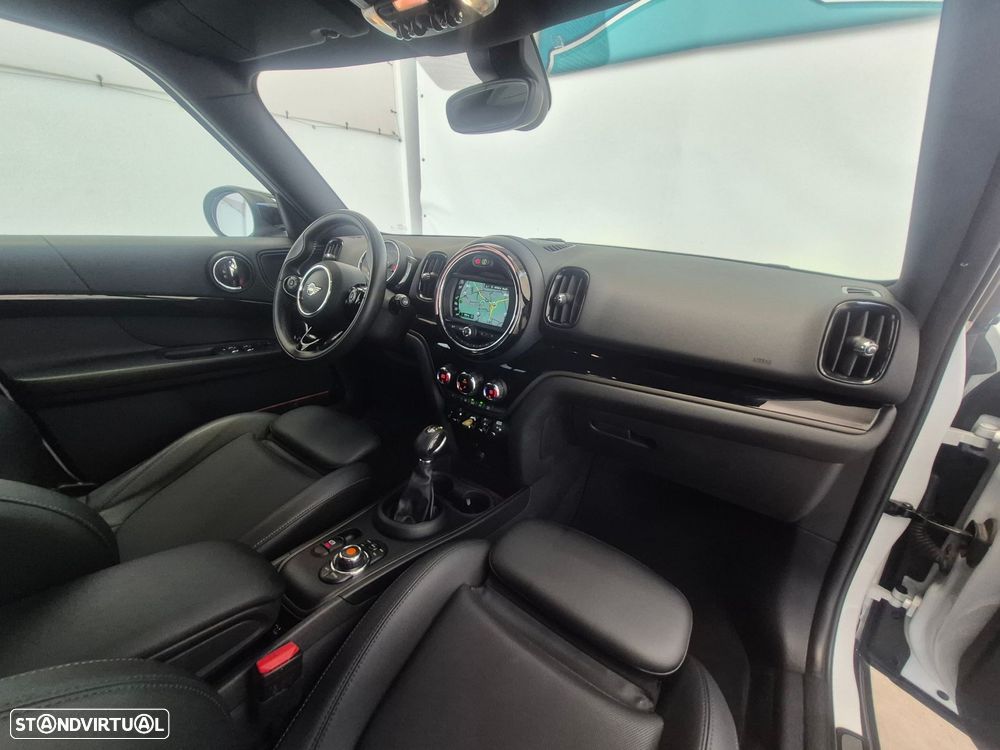 MINI Countryman Cooper SE ALL4 Auto - 25