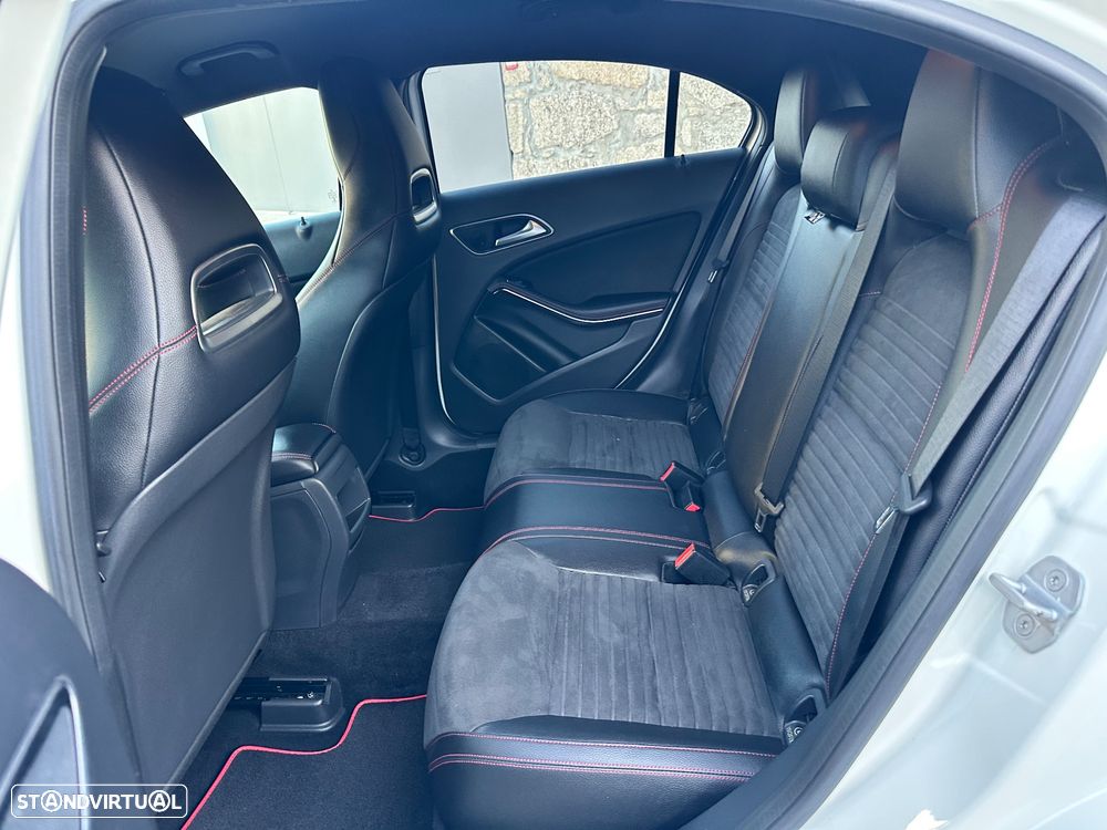 Mercedes-Benz A 180 d AMG Line - 42
