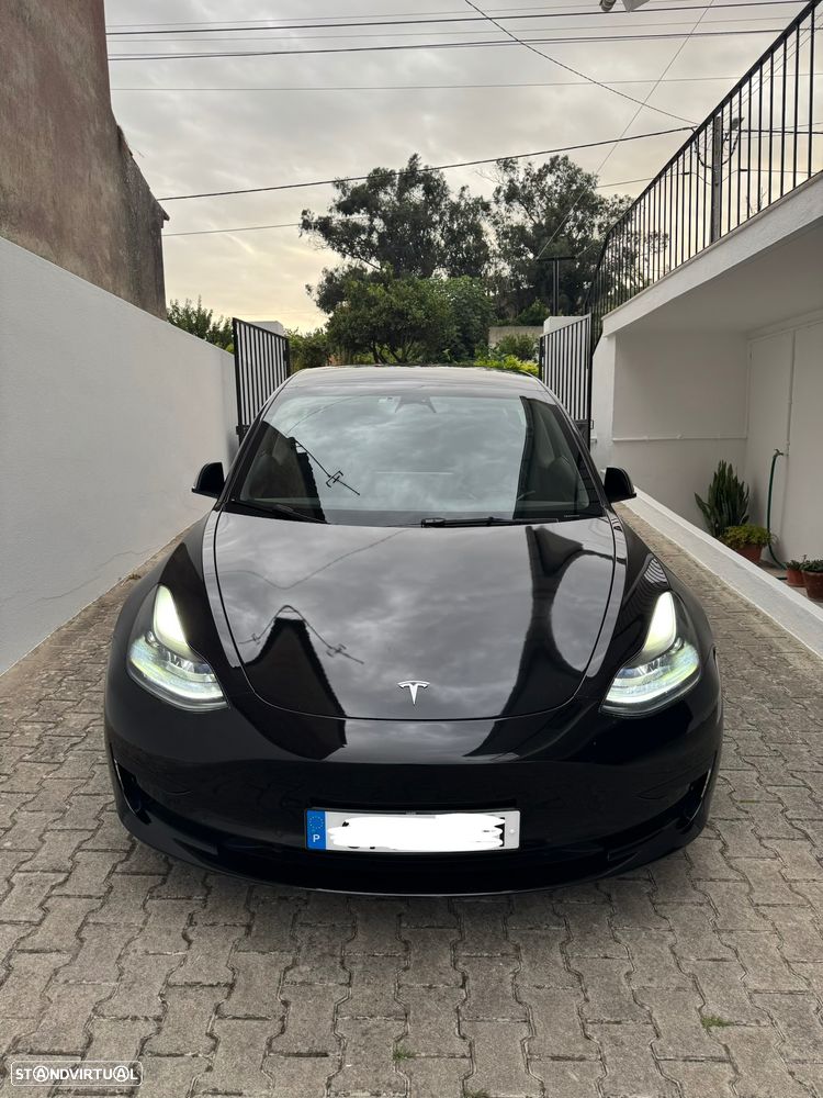 Tesla Model 3 - 3