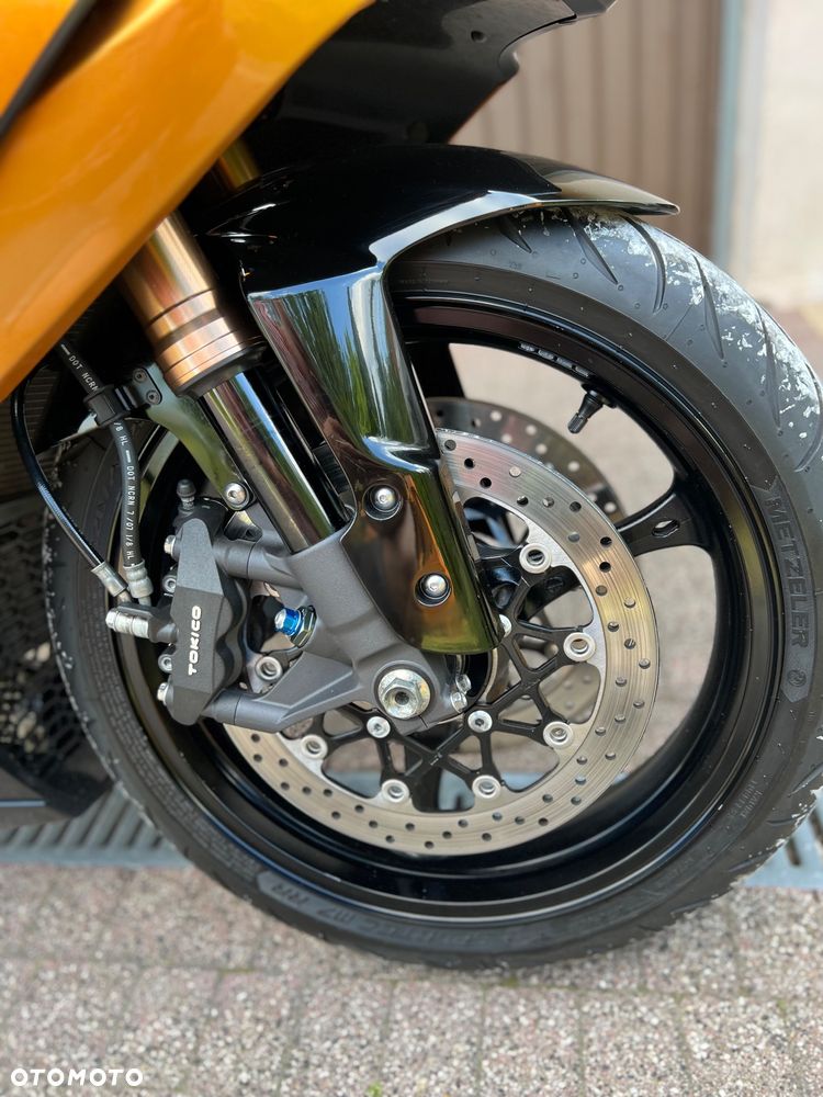 Suzuki GSX-R - 11