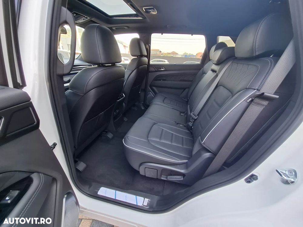 KG Mobility Rexton - 11