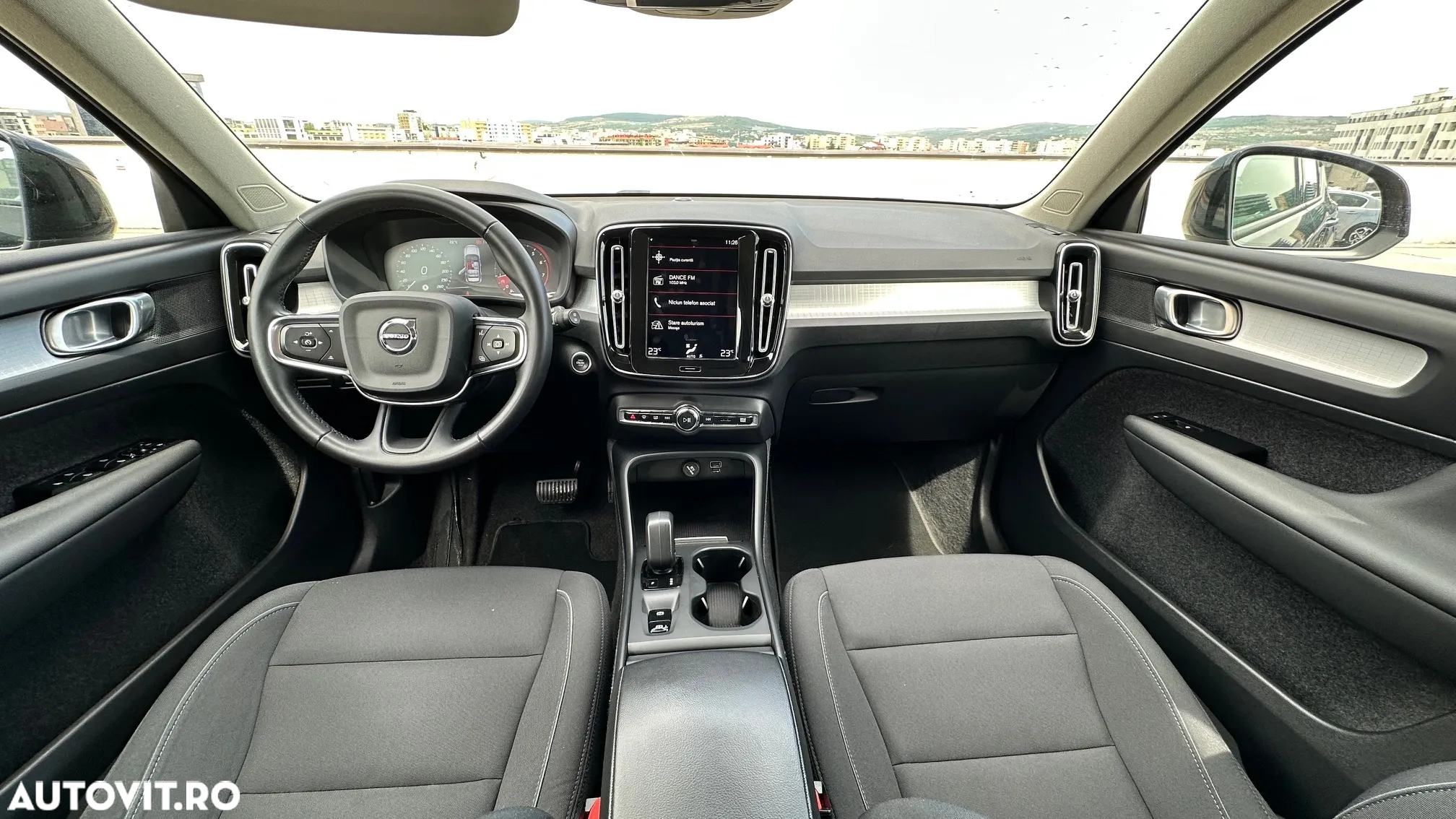 Volvo XC 40 T3 AT8 Momentum Pro - 9