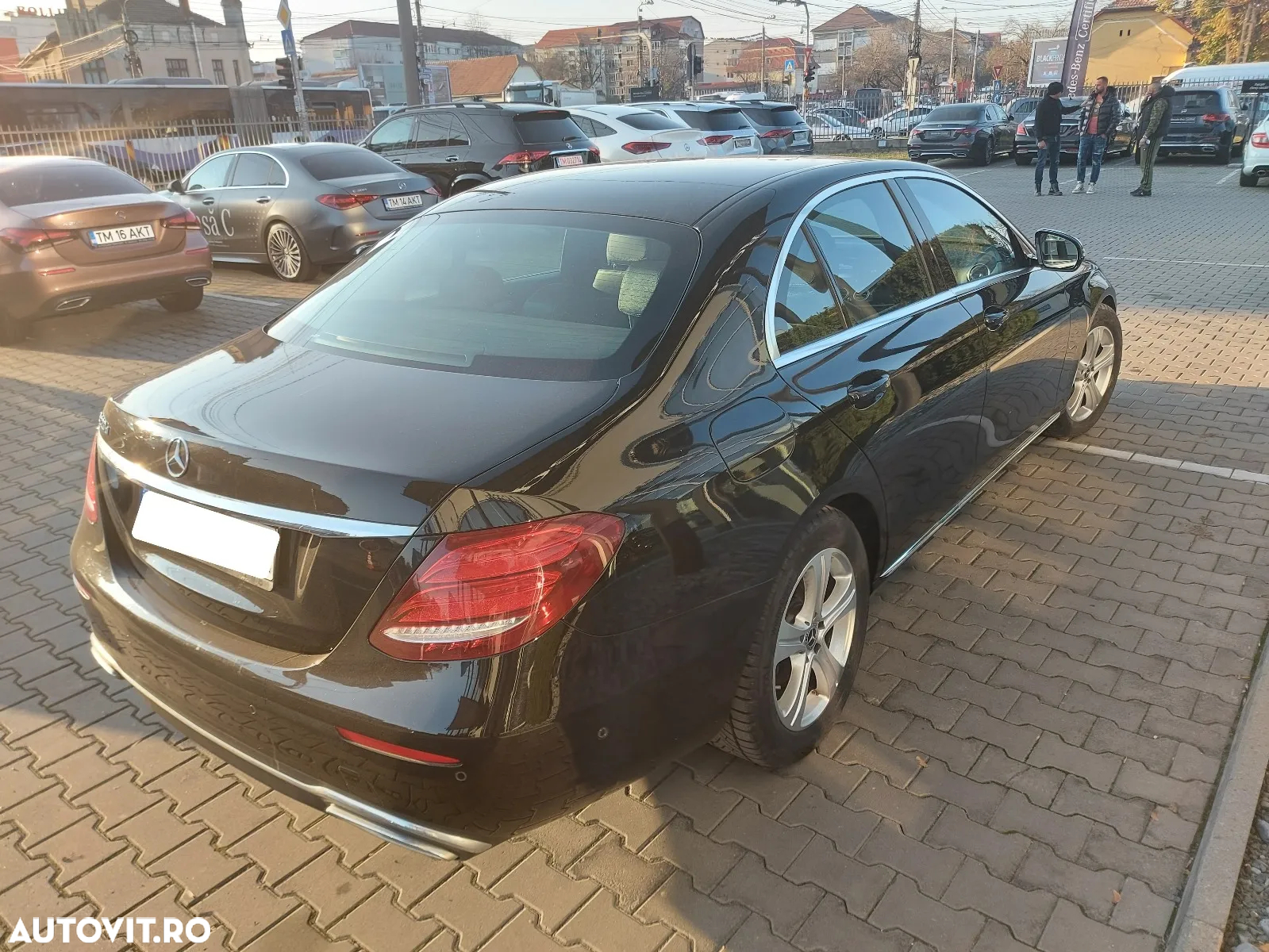 Mercedes-Benz E 220 d 4Matic 9G-TRONIC Avantgarde - 2