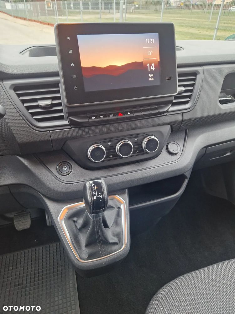 Renault Trafic Brygadówka - 12
