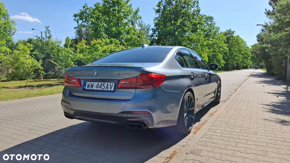 BMW Seria 5 M550i xDrive - 6