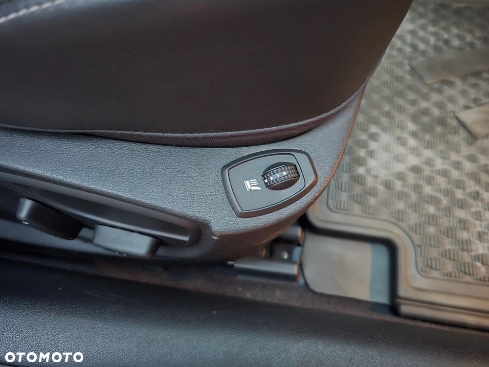 Renault Laguna 2.0 dCi FAP Initiale - 29