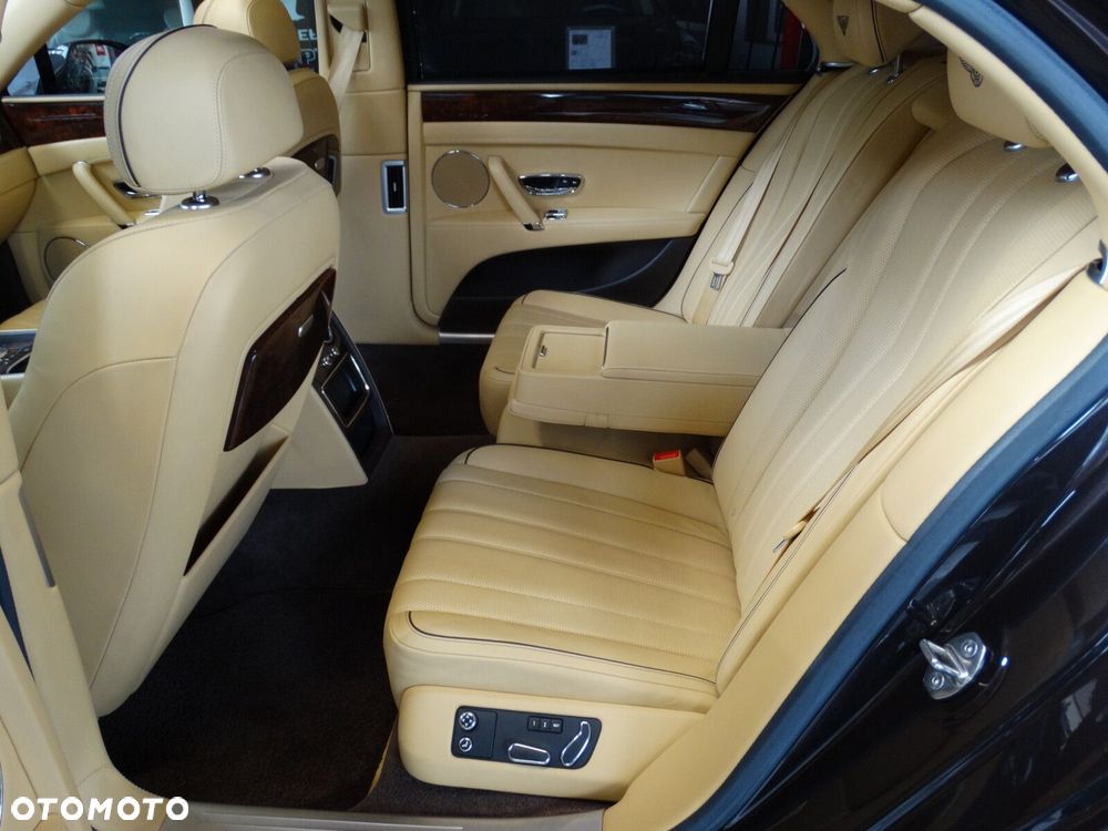Bentley Flying Spur - 24