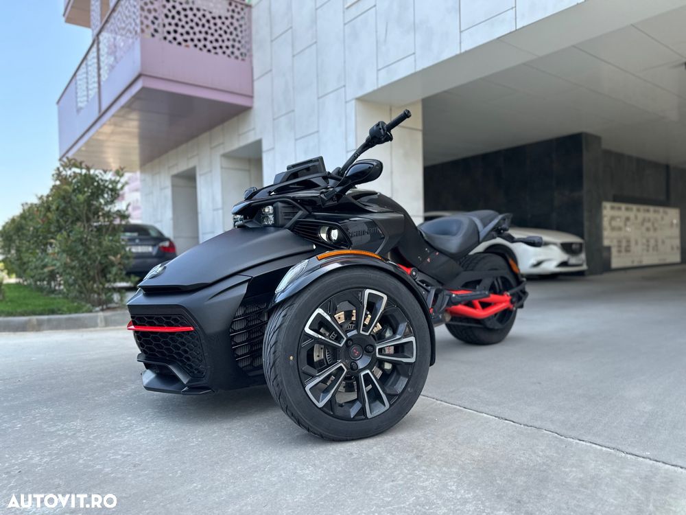 Can-Am Spyder - 8