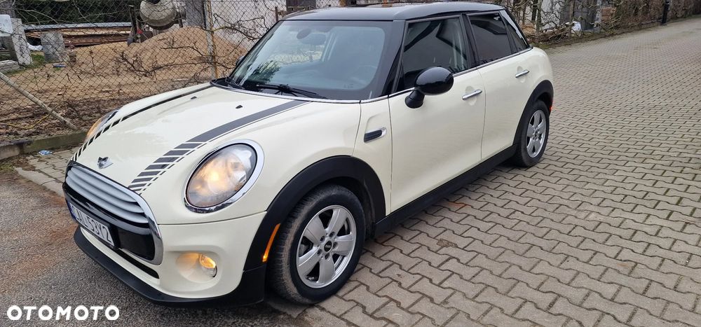 MINI Cooper Standard - 5