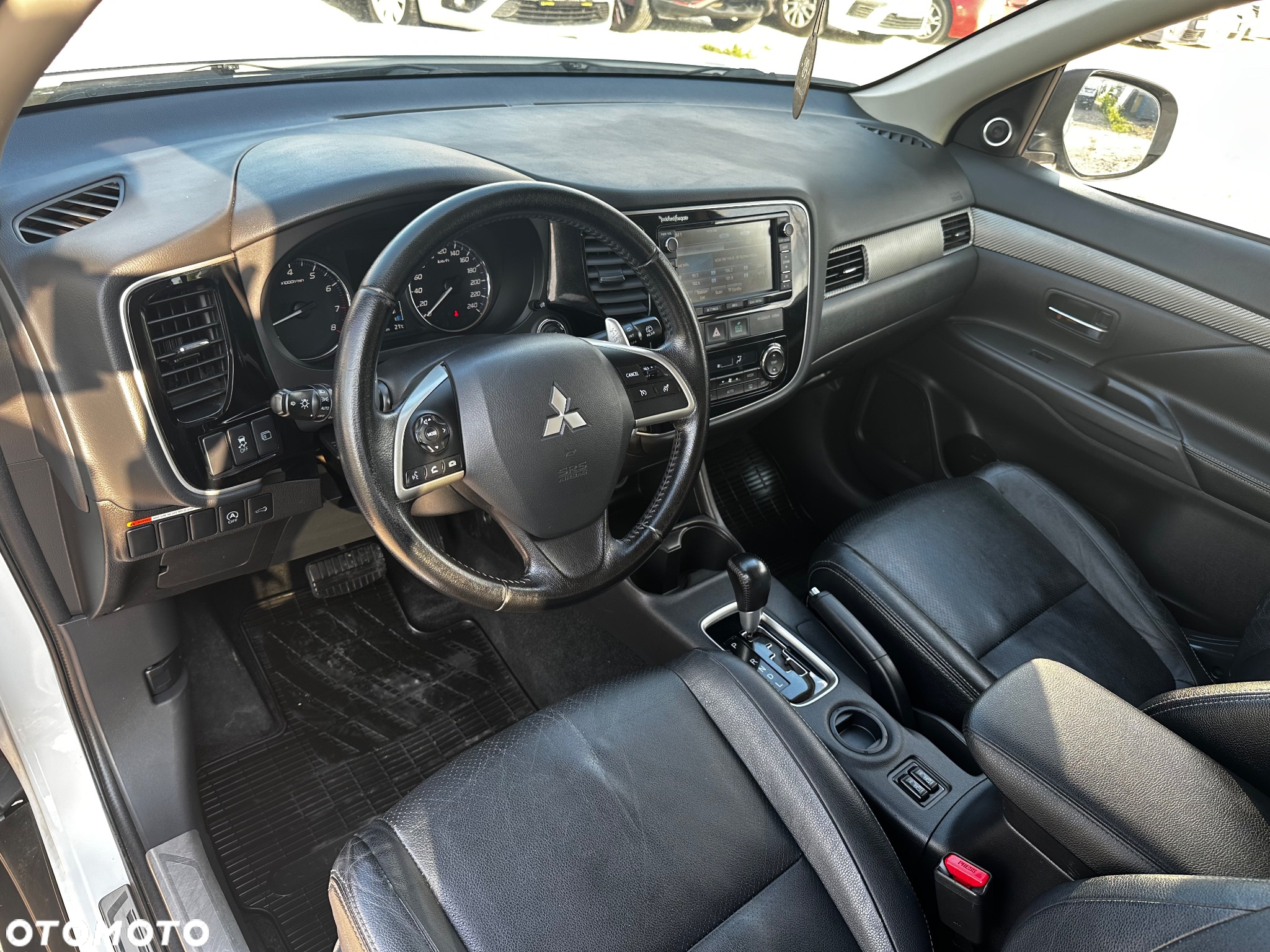 Mitsubishi Outlander 2.0 Intense + - 26