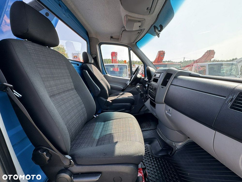 Mercedes-Benz Sprinter - 33