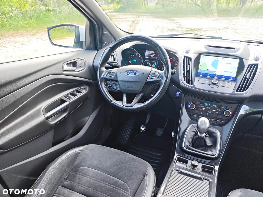 Ford Kuga - 30