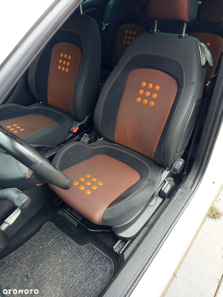 Fiat Grande Punto - 12