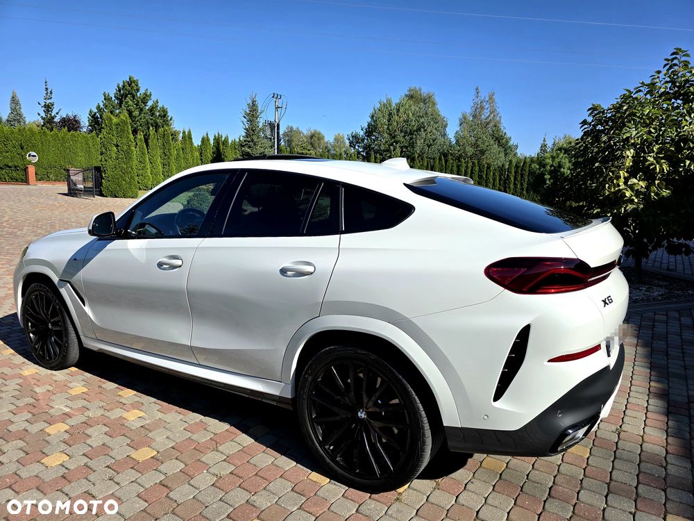 BMW X6 xDrive40d mHEV - 17