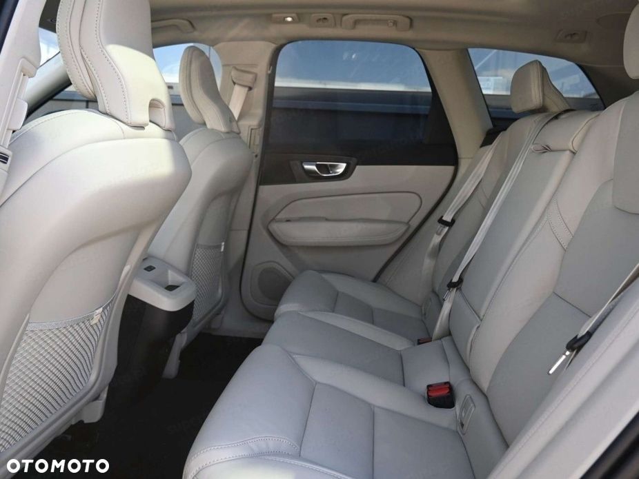 Volvo ES90 - 16