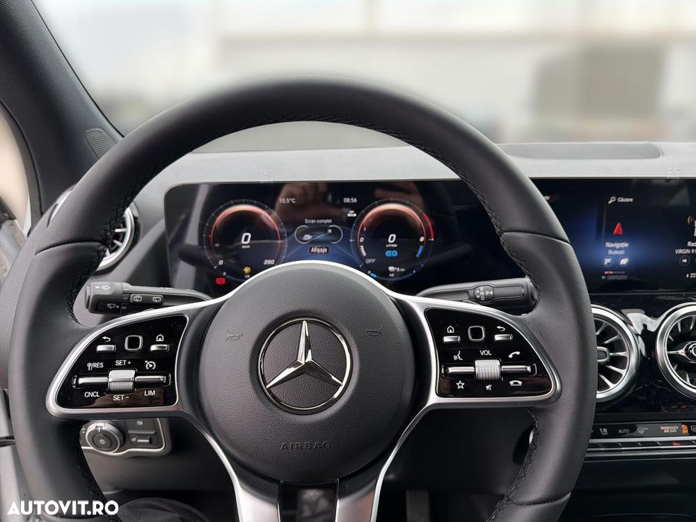 Mercedes-Benz GLA - 10