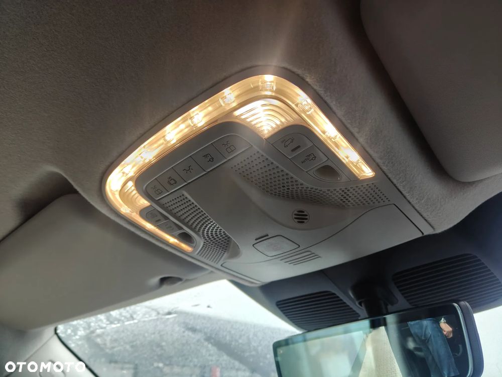 Mercedes-Benz Vito - 24