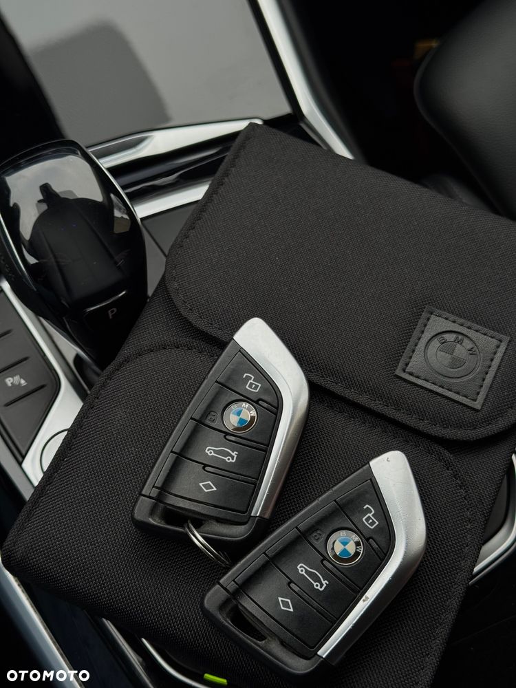 BMW Seria 3 318d Sport Line - 19