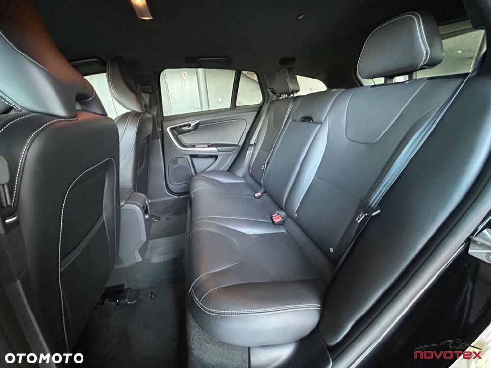 Volvo V60 T3 Momentum - 21