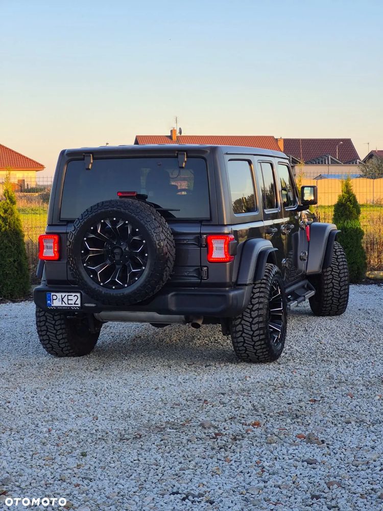 Jeep Wrangler - 8