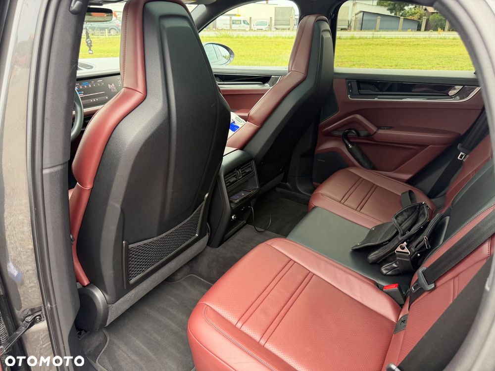 Porsche Cayenne S - 9