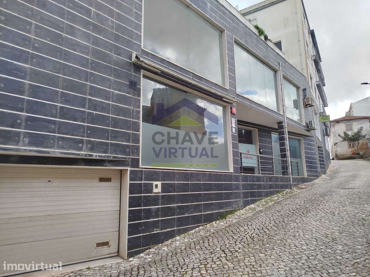 Estabelecimento Comercial com Garagem - Centro Bombarral - Grande imagem: 2/13
