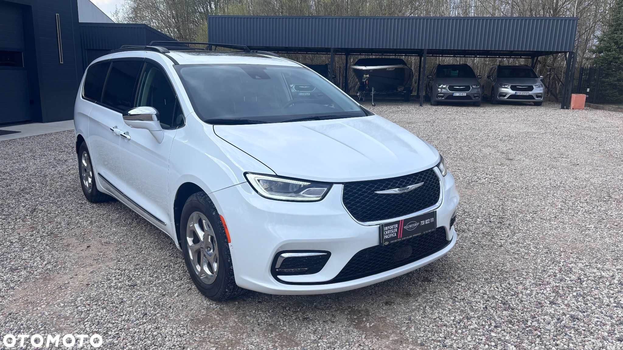 Chrysler Pacifica - 2