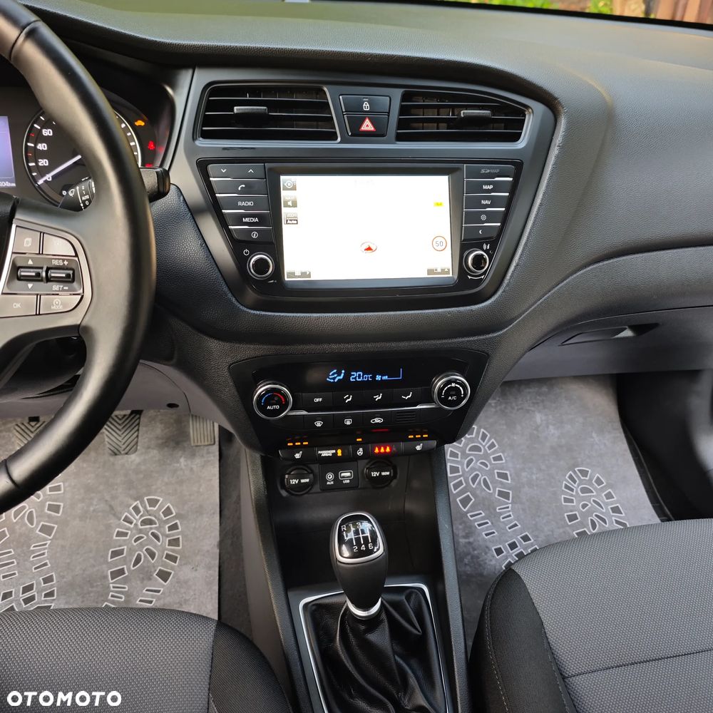 Hyundai i20 1.1 CRDi YES Silver - 18