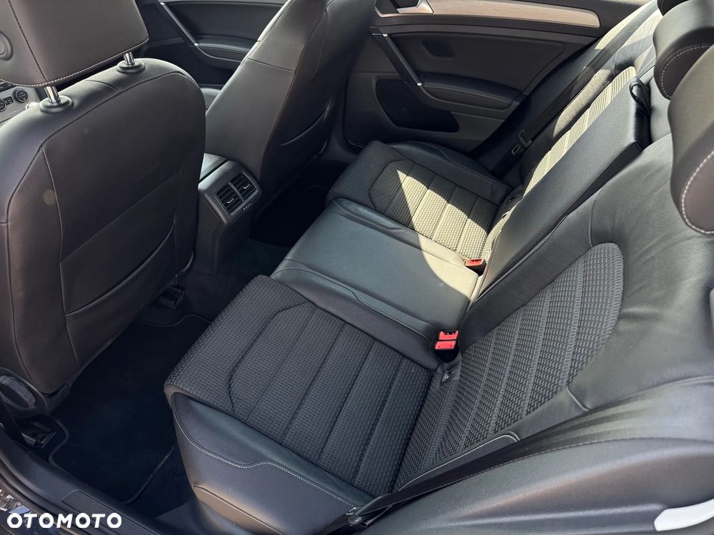Volkswagen Golf - 9