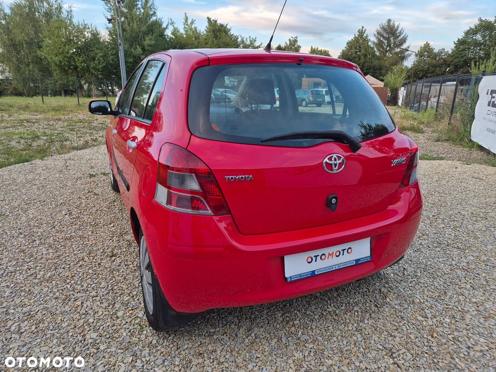 Toyota Yaris - 11