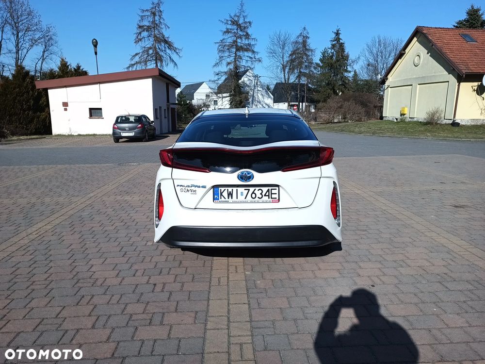 Toyota Prius - 4