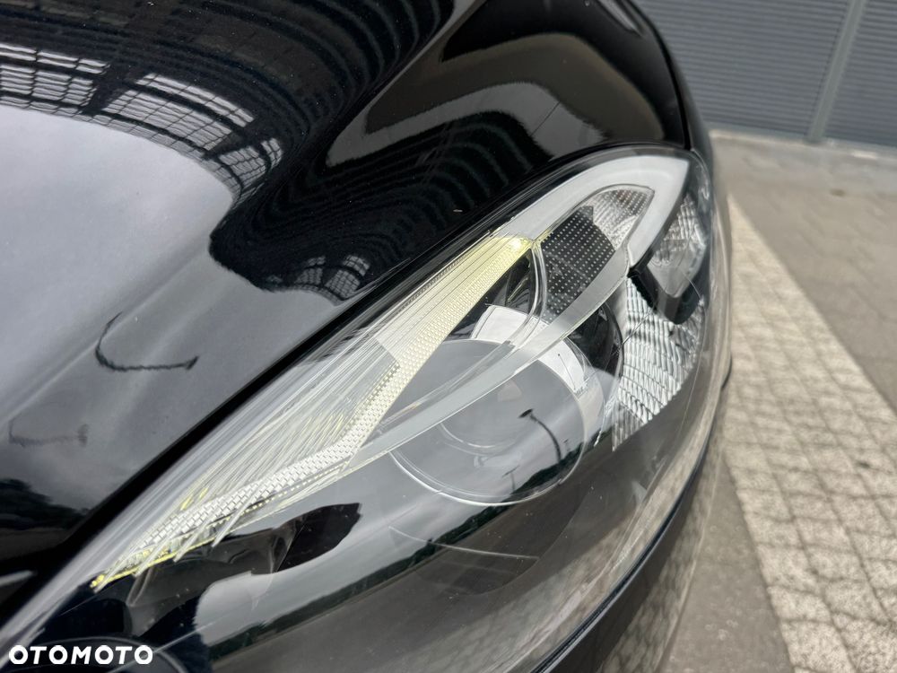 Volvo V40 D4 Geartronic Momentum - 39
