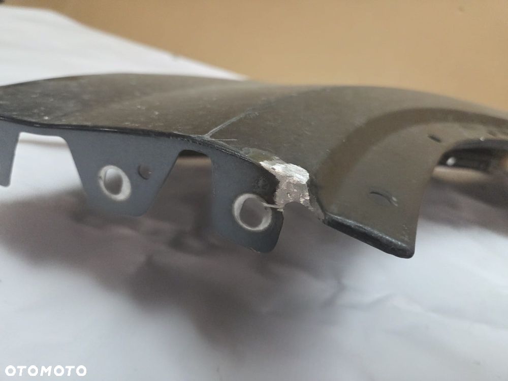 Błotnik prawy przód + listwa Audi Q7 4M0 - 7