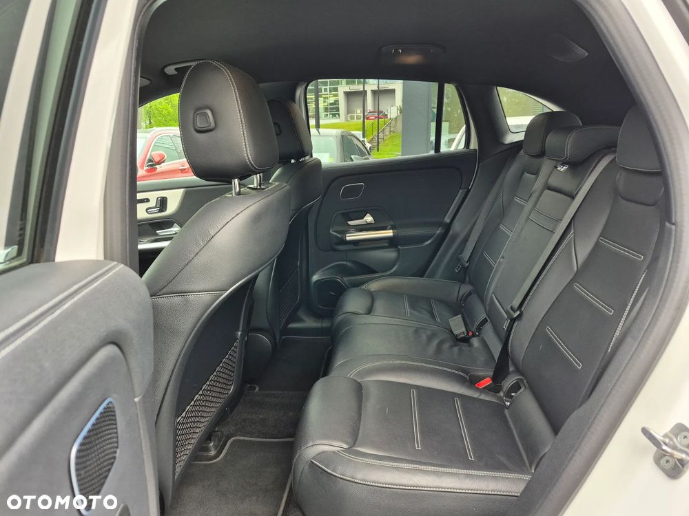Mercedes-Benz EQA 300 4Matic - 23