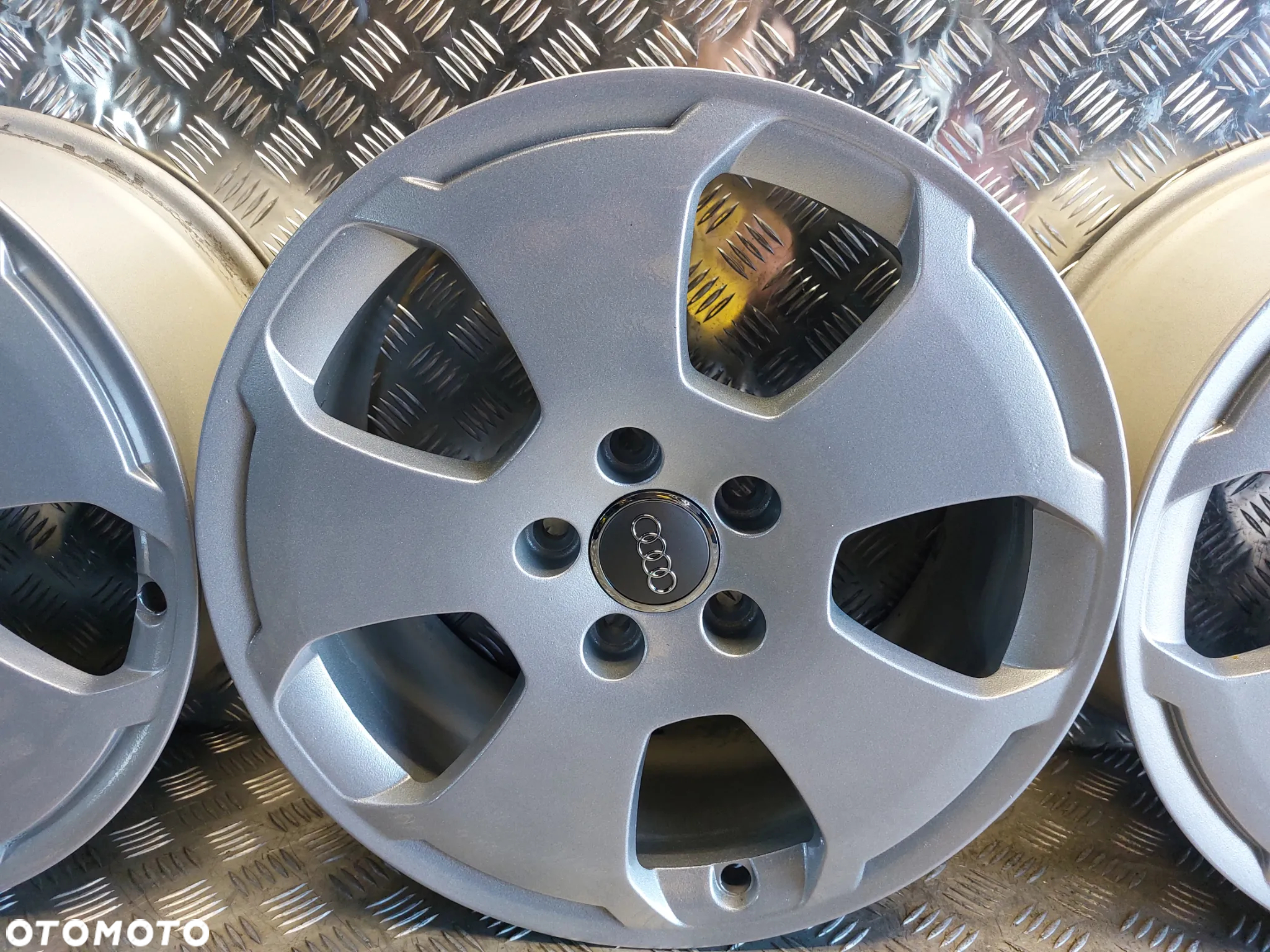 AUDI A3 8P FELGI ALUMINIOWE R17 7.5J ET54 5X112 ORYGINAŁ ODŚWIEŻONE! - 3