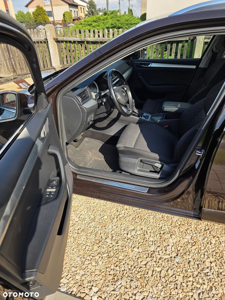 Skoda Superb 2.0 TDI SCR Ambition DSG - 18