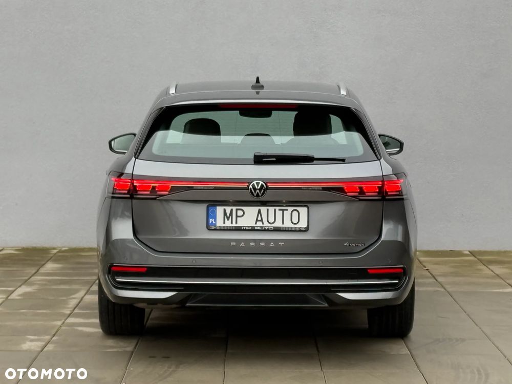 Volkswagen Passat Variant 2.0 TDI SCR 4Mot Elegance DSG - 5