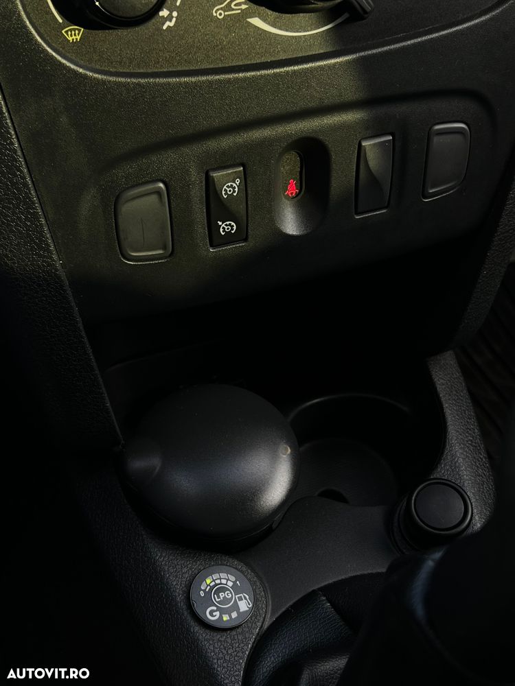 Dacia Logan ECO-G 100 Essential - 13