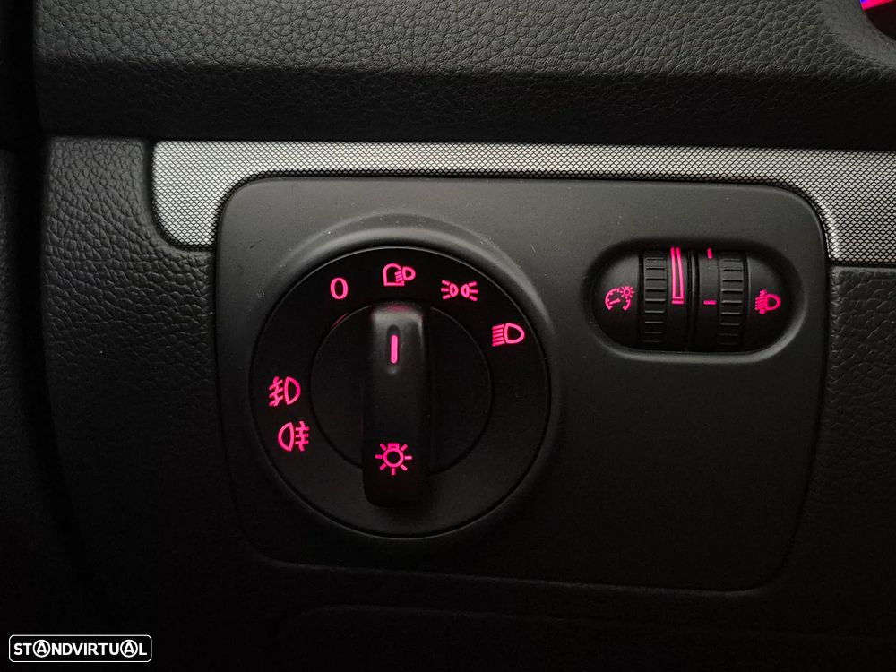 VW Jetta 1.6 FSi Confortline - 16