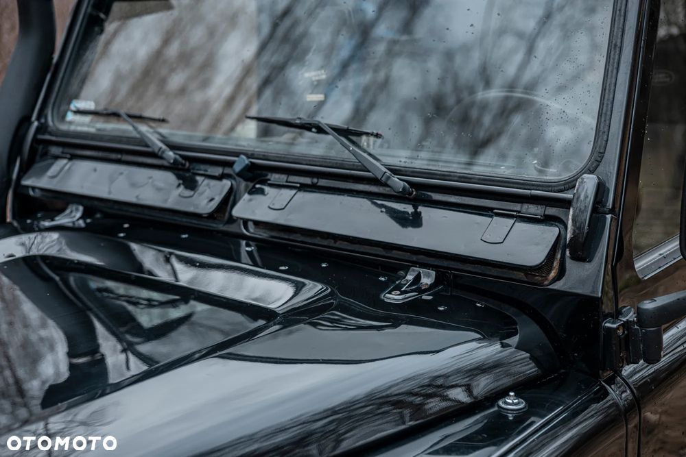 Land Rover Defender - 13