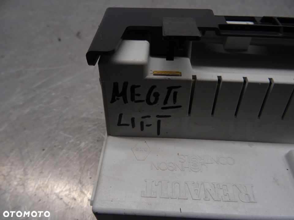 RENAULT MEGANE II LIFT KOMBI 2005 WYŚWIETLACZ 8200290542-C - 4
