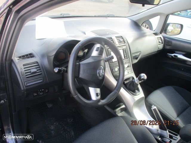 Toyota Auris 1.33 VVT-i ACtive - 9