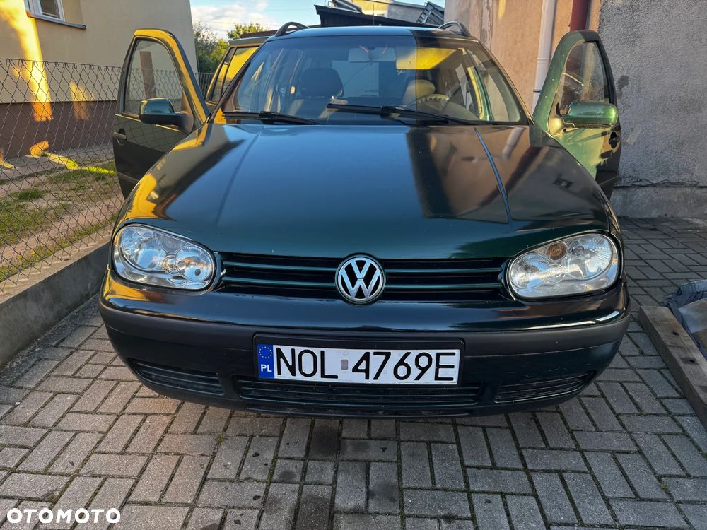 Volkswagen Golf - 1