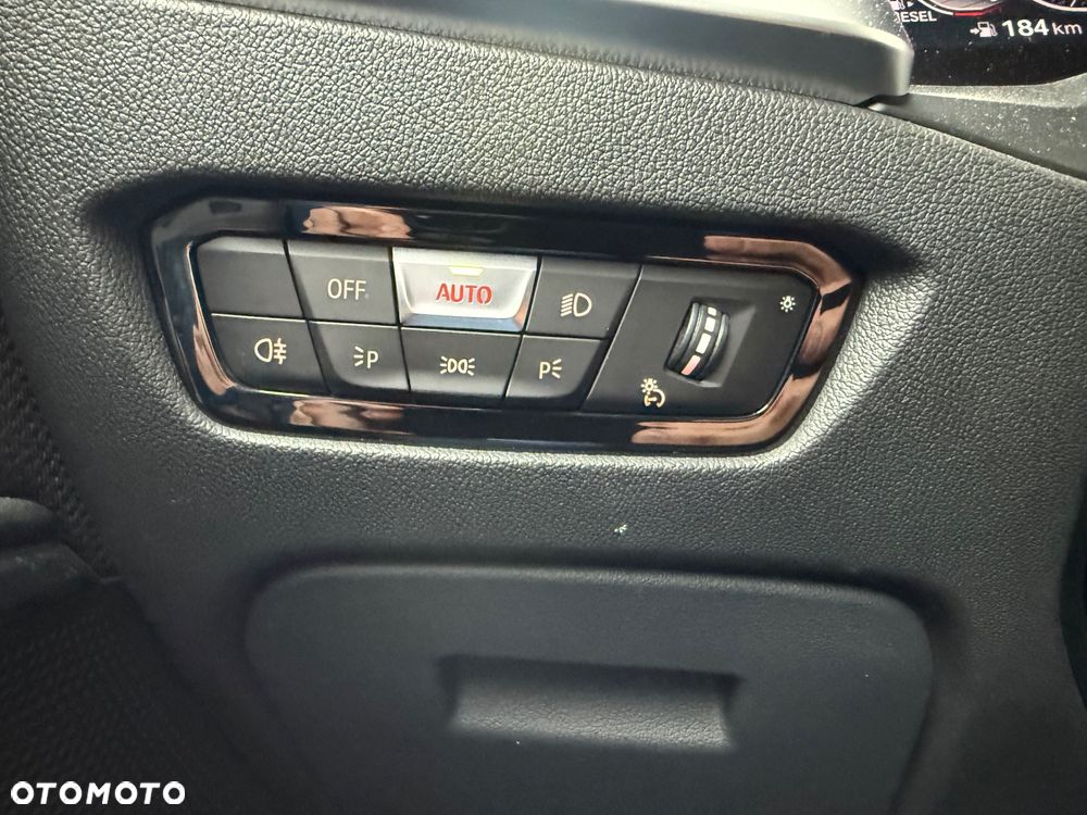 BMW Seria 3 320d Edition Luxury Line Purity - 17